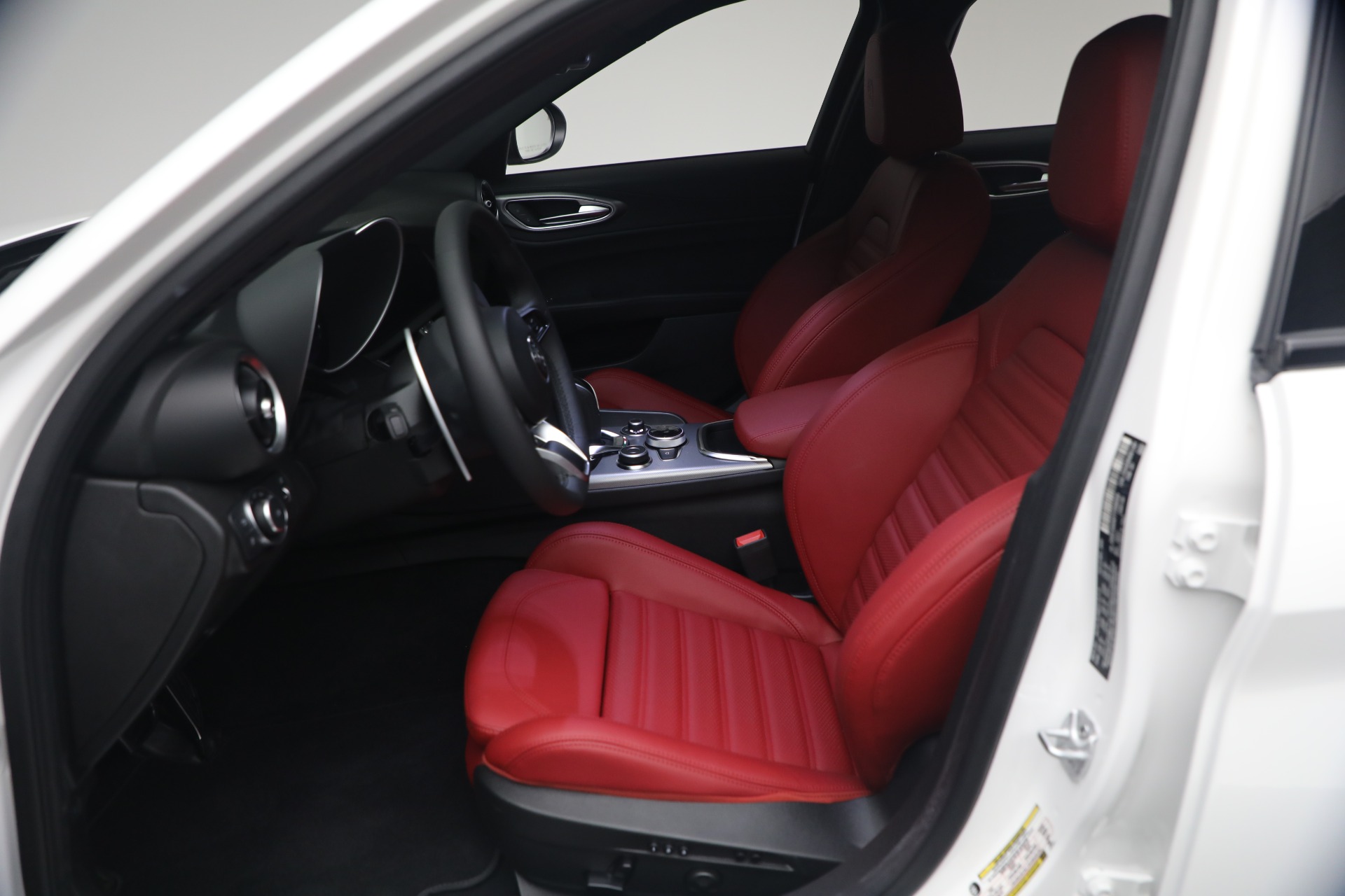 2026 Alfa Romeo Giulia Base - Photo 14