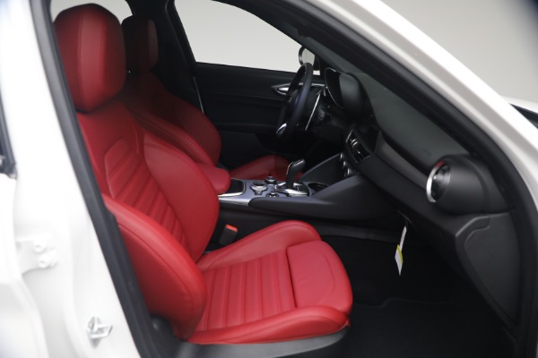 New 2026 Alfa Romeo Giulia Veloce for sale $55,870 at Bugatti of Greenwich in Greenwich CT 06830 15