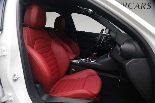 New 2026 Alfa Romeo Giulia Veloce for sale $55,870 at Bugatti of Greenwich in Greenwich CT 06830 17