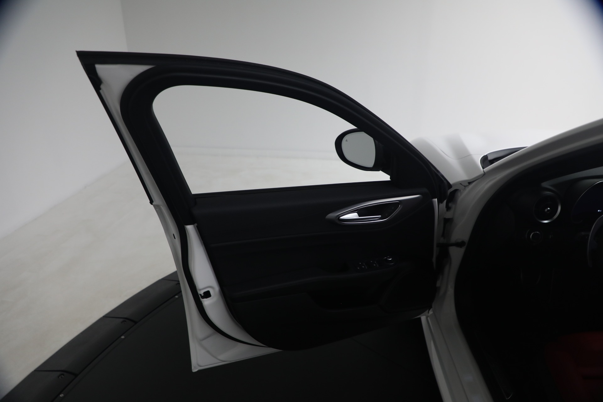2026 Alfa Romeo Giulia Base - Photo 24