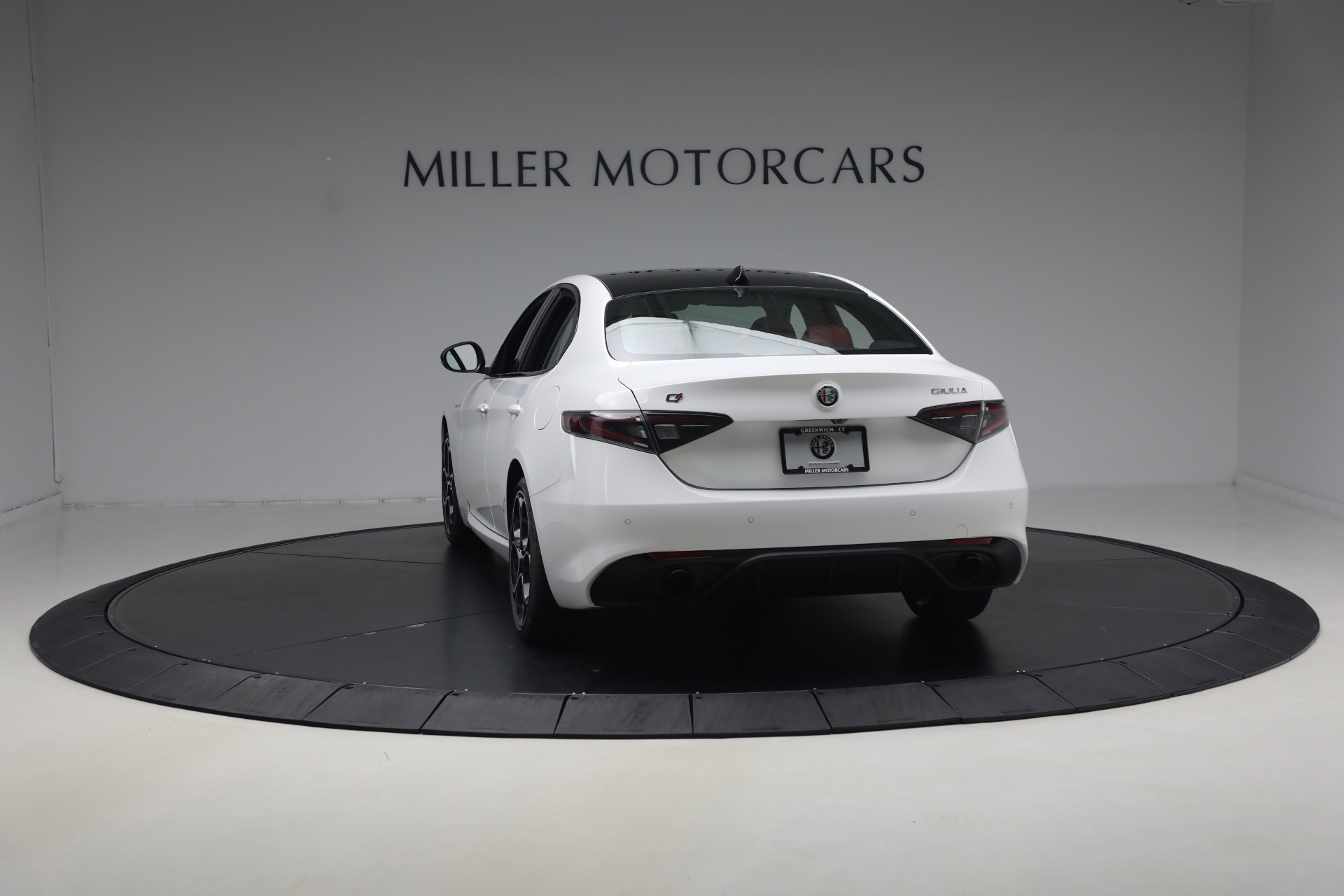 2026 Alfa Romeo Giulia Base - Photo 6