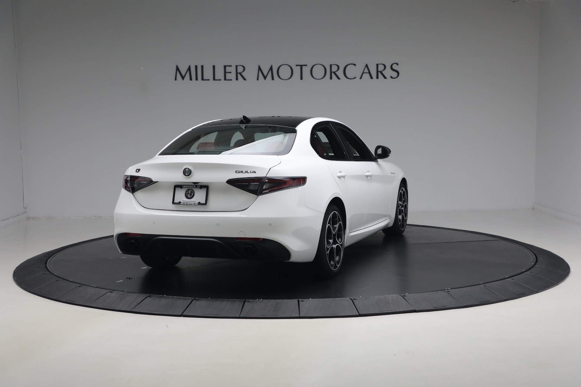 2026 Alfa Romeo Giulia Base - Photo 8