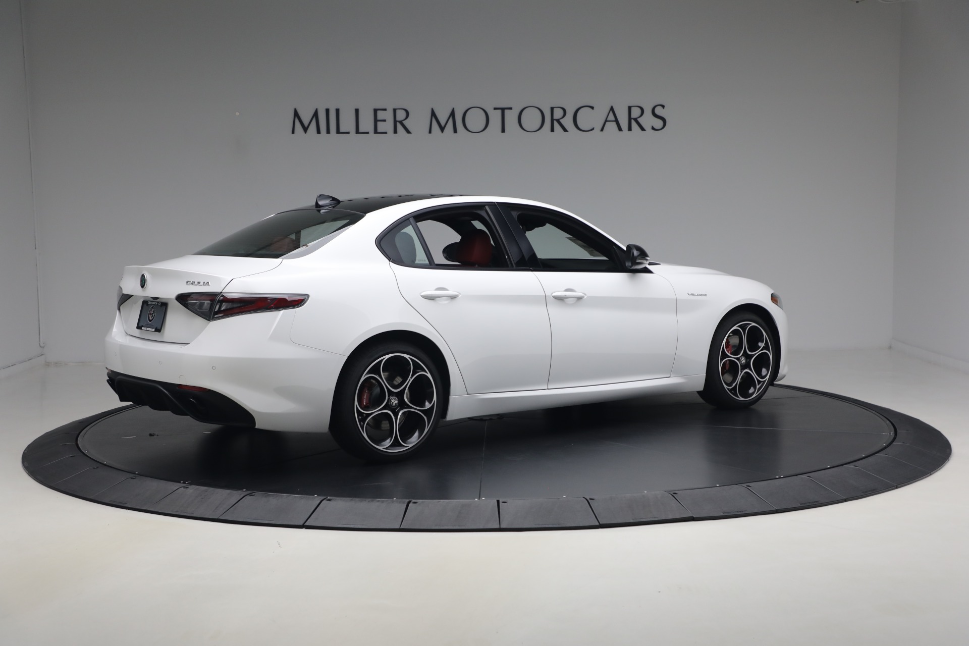 2026 Alfa Romeo Giulia Base - Photo 9