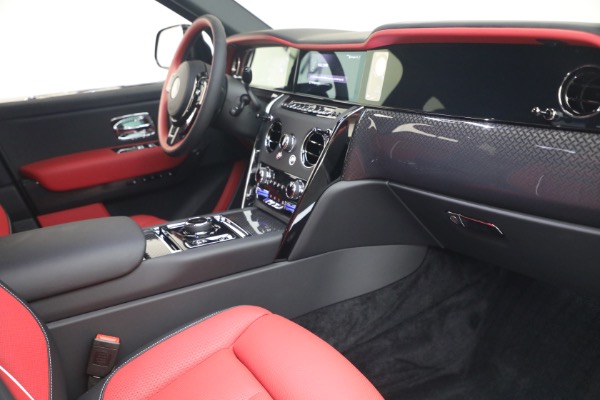 New 2027 Rolls-Royce Black Badge Cullinan for sale $569,350 at Bugatti of Greenwich in Greenwich CT 06830 18