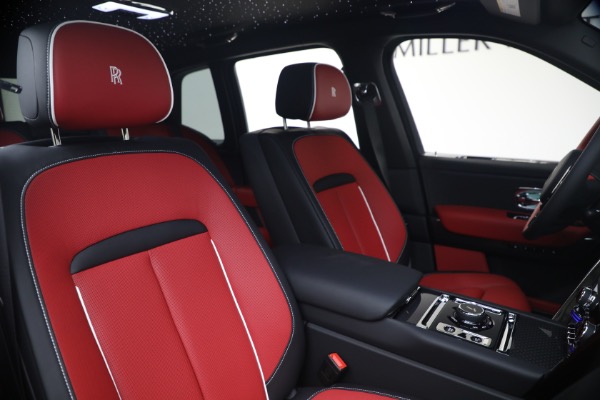 New 2027 Rolls-Royce Black Badge Cullinan for sale $569,350 at Bugatti of Greenwich in Greenwich CT 06830 20