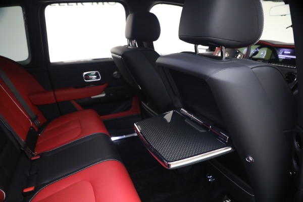 New 2027 Rolls-Royce Black Badge Cullinan for sale $569,350 at Bugatti of Greenwich in Greenwich CT 06830 21