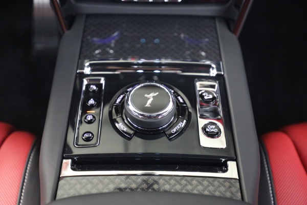 New 2027 Rolls-Royce Black Badge Cullinan for sale $569,350 at Bugatti of Greenwich in Greenwich CT 06830 25