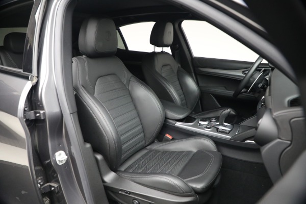 Used 2023 Alfa Romeo Stelvio Veloce for sale $34,900 at Bugatti of Greenwich in Greenwich CT 06830 16