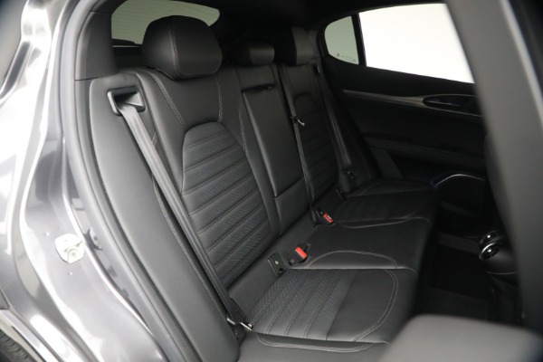 Used 2023 Alfa Romeo Stelvio Veloce for sale $34,900 at Bugatti of Greenwich in Greenwich CT 06830 18