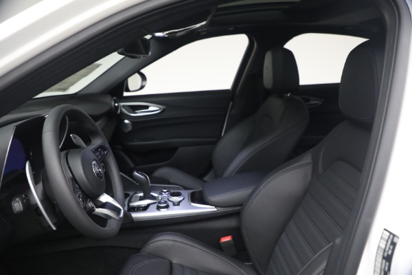 New 2026 Alfa Romeo Giulia Veloce for sale $57,670 at Bugatti of Greenwich in Greenwich CT 06830 16