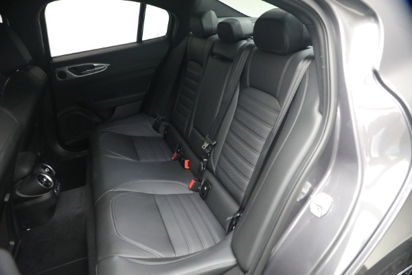 New 2026 Alfa Romeo Giulia Veloce for sale $55,815 at Bugatti of Greenwich in Greenwich CT 06830 20