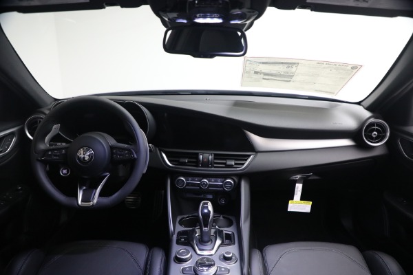 New 2026 Alfa Romeo Giulia Veloce for sale $55,815 at Bugatti of Greenwich in Greenwich CT 06830 22