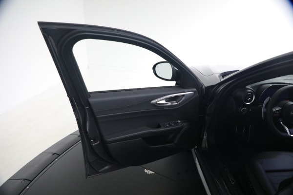 New 2026 Alfa Romeo Giulia Veloce for sale $55,815 at Bugatti of Greenwich in Greenwich CT 06830 23