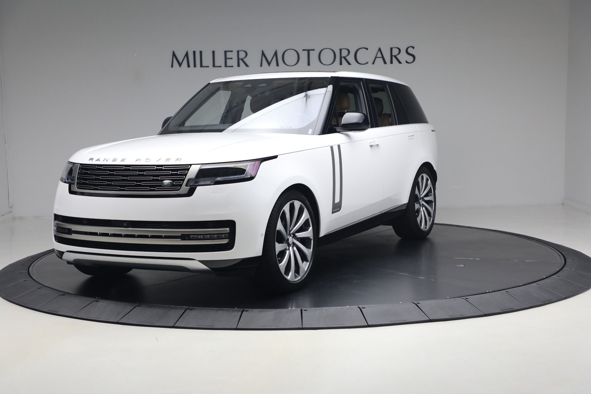 Used 2023 Land Rover Range Rover P530 Autobiography for sale $99,900 at Bugatti of Greenwich in Greenwich CT 06830 1