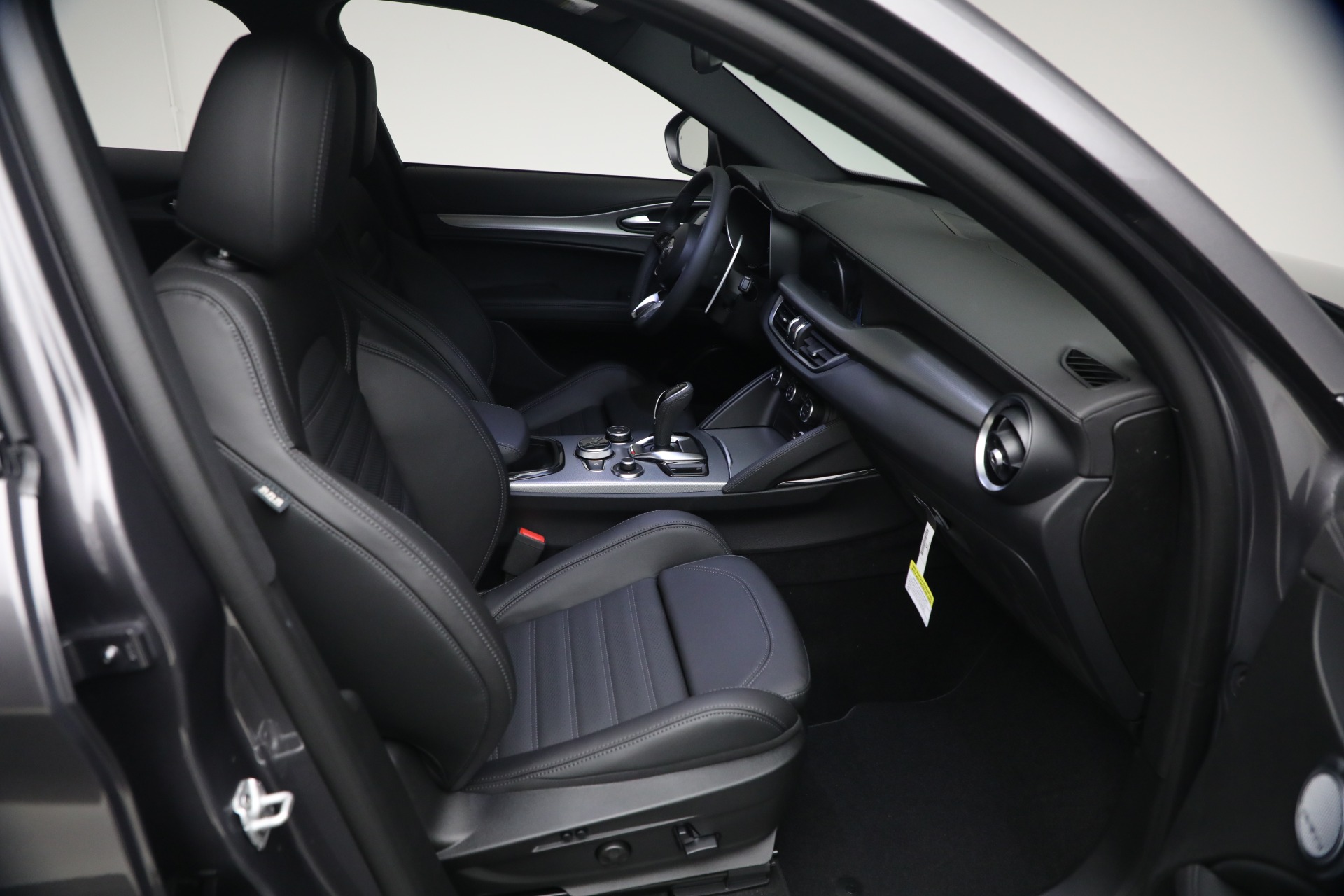 2026 Alfa Romeo Stelvio Base - Photo 14