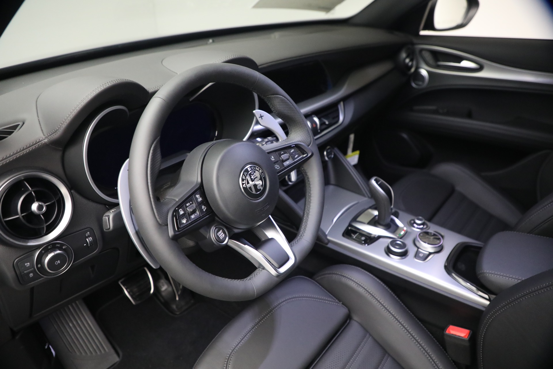 2026 Alfa Romeo Stelvio Base - Photo 21