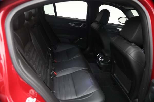 Used 2023 Alfa Romeo Giulia Veloce for sale $33,900 at Bugatti of Greenwich in Greenwich CT 06830 17