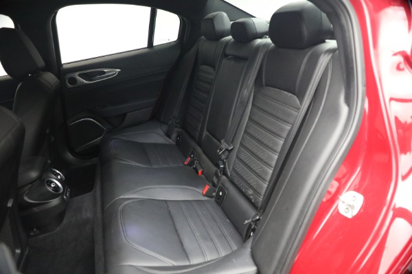 Used 2023 Alfa Romeo Giulia Veloce for sale $33,900 at Bugatti of Greenwich in Greenwich CT 06830 20
