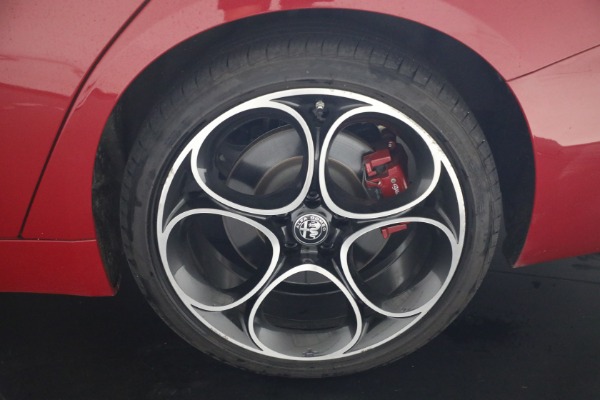 Used 2023 Alfa Romeo Giulia Veloce for sale $33,900 at Bugatti of Greenwich in Greenwich CT 06830 23