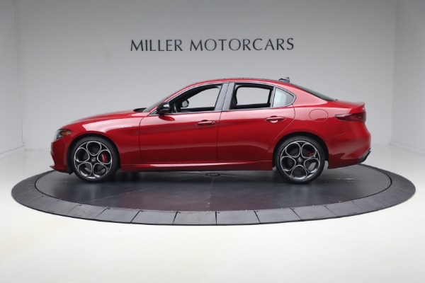 Used 2023 Alfa Romeo Giulia Veloce for sale $33,900 at Bugatti of Greenwich in Greenwich CT 06830 3