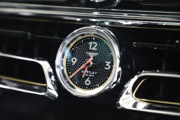 Used 2022 Bentley Flying Spur W12 for sale $195,900 at Bugatti of Greenwich in Greenwich CT 06830 25