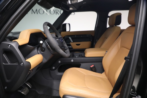 Used 2024 Land Rover Defender 110 V8 P525 for sale $84,900 at Bugatti of Greenwich in Greenwich CT 06830 13