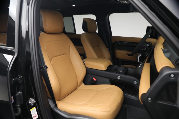 Used 2024 Land Rover Defender 110 V8 P525 for sale $84,900 at Bugatti of Greenwich in Greenwich CT 06830 17