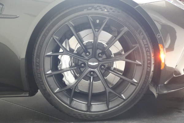 New 2026 Aston Martin Vantage S Roadster for sale $263,900 at Bugatti of Greenwich in Greenwich CT 06830 27