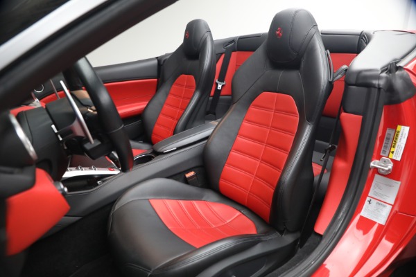 Used 2017 Ferrari California T for sale $163,900 at Bugatti of Greenwich in Greenwich CT 06830 14