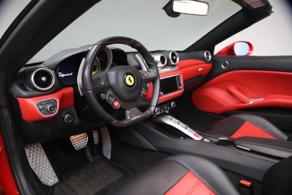 Used 2017 Ferrari California T for sale $163,900 at Bugatti of Greenwich in Greenwich CT 06830 15