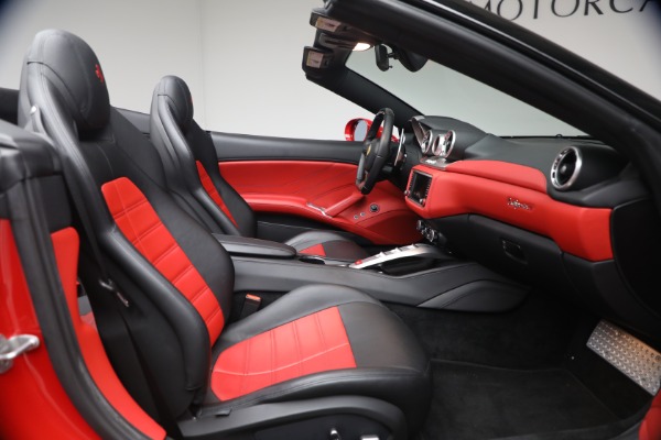 Used 2017 Ferrari California T for sale $163,900 at Bugatti of Greenwich in Greenwich CT 06830 17