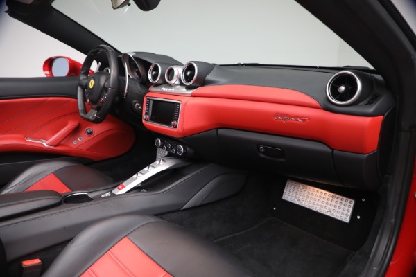 Used 2017 Ferrari California T for sale $163,900 at Bugatti of Greenwich in Greenwich CT 06830 19