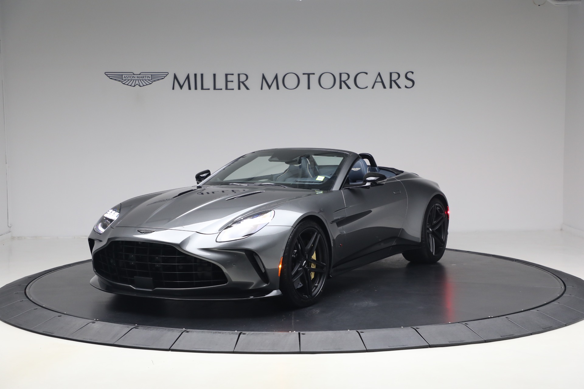 New 2026 Aston Martin Vantage S Roadster for sale $295,000 at Bugatti of Greenwich in Greenwich CT 06830 1