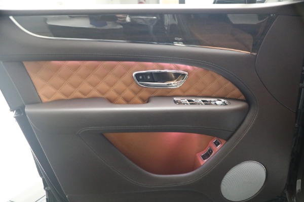 Used 2021 Bentley Bentayga Speed for sale $139,900 at Bugatti of Greenwich in Greenwich CT 06830 18
