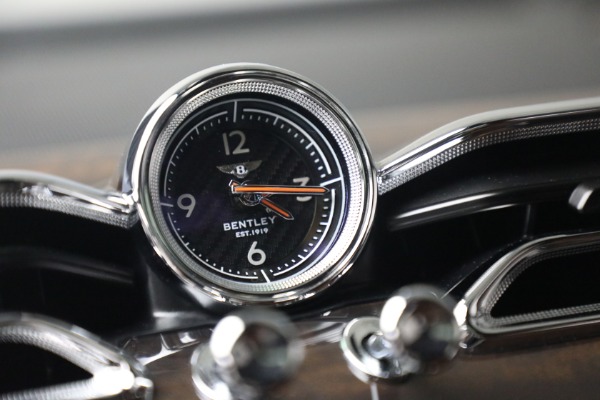 Used 2021 Bentley Bentayga Speed for sale $139,900 at Bugatti of Greenwich in Greenwich CT 06830 25