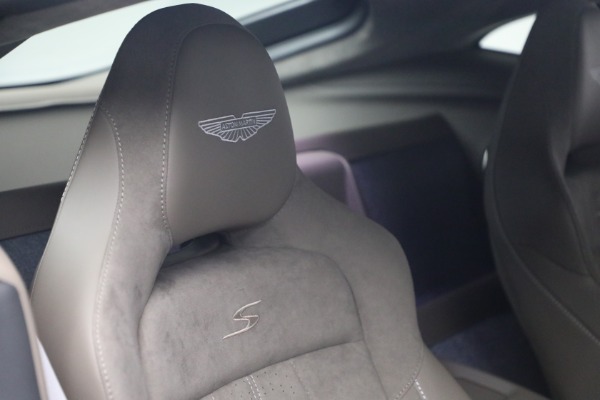 New 2026 Aston Martin Vantage S for sale $257,880 at Bugatti of Greenwich in Greenwich CT 06830 22