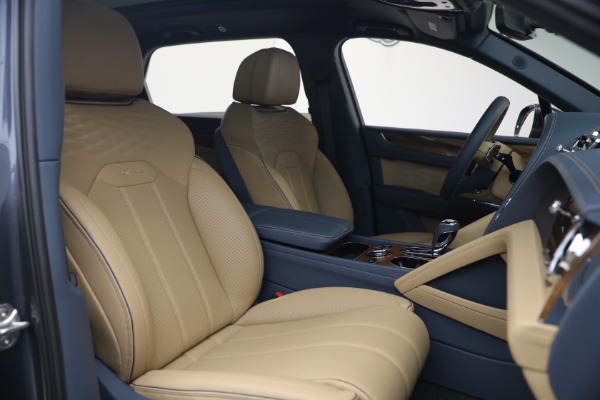 Used 2026 Bentley Bentayga EWB Azure V8 for sale $279,900 at Bugatti of Greenwich in Greenwich CT 06830 28