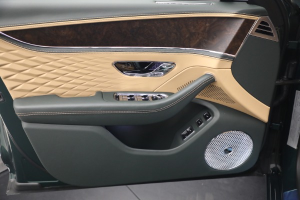 New 2027 Bentley Flying Spur Azure for sale $363,300 at Bugatti of Greenwich in Greenwich CT 06830 17