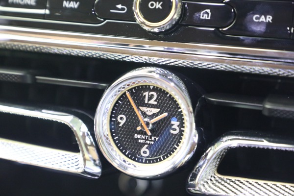 New 2027 Bentley Flying Spur Azure for sale $363,300 at Bugatti of Greenwich in Greenwich CT 06830 24