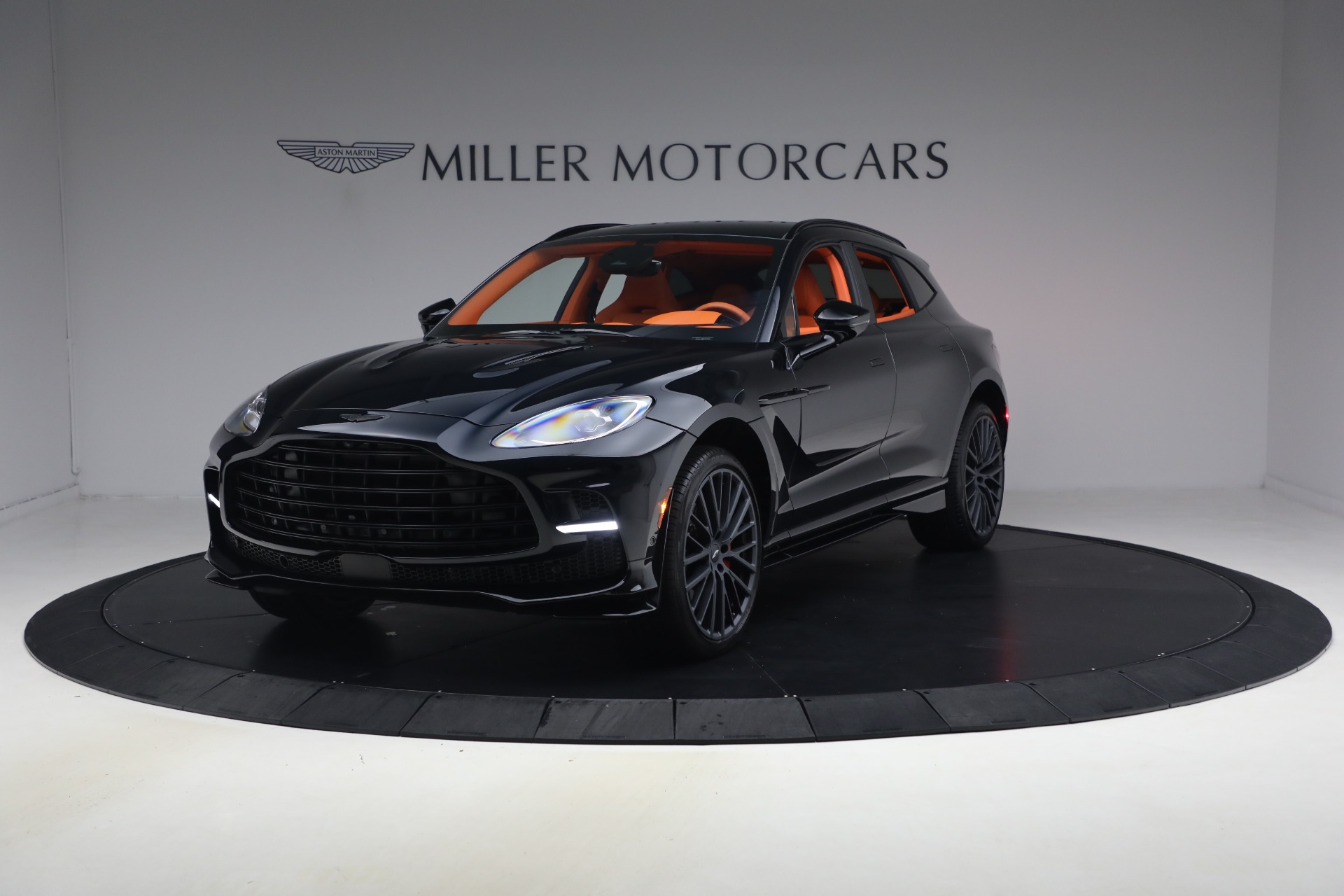 Used 2025 Aston Martin DBX 707 for sale $209,900 at Bugatti of Greenwich in Greenwich CT 06830 1
