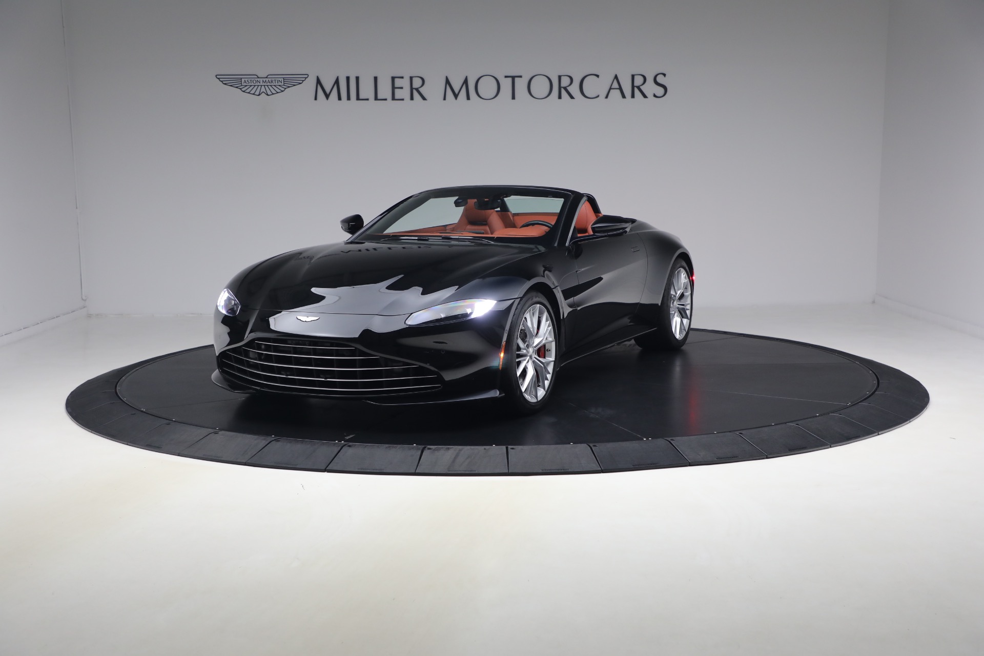Used 2021 Aston Martin Vantage for sale $119,900 at Bugatti of Greenwich in Greenwich CT 06830 1