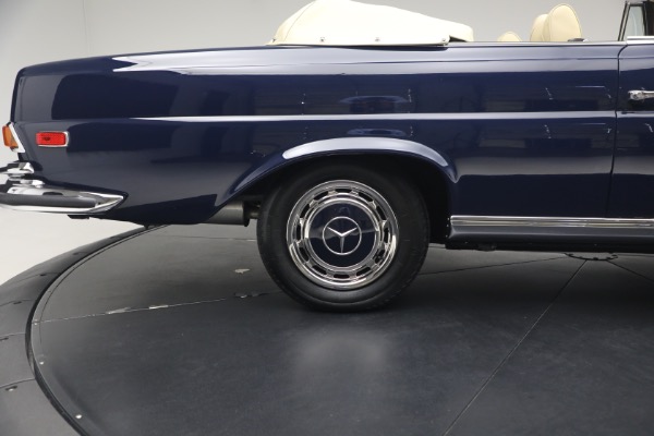 Used 1971 Mercedes-Benz 280SE 3.5 Cabriolet for sale $475,000 at Bugatti of Greenwich in Greenwich CT 06830 20