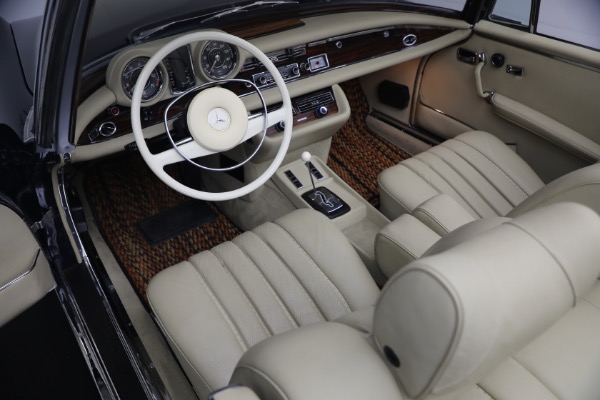 Used 1971 Mercedes-Benz 280SE 3.5 Cabriolet for sale $475,000 at Bugatti of Greenwich in Greenwich CT 06830 24