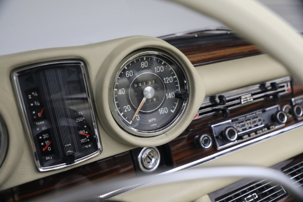 Used 1971 Mercedes-Benz 280SE 3.5 Cabriolet for sale $475,000 at Bugatti of Greenwich in Greenwich CT 06830 26