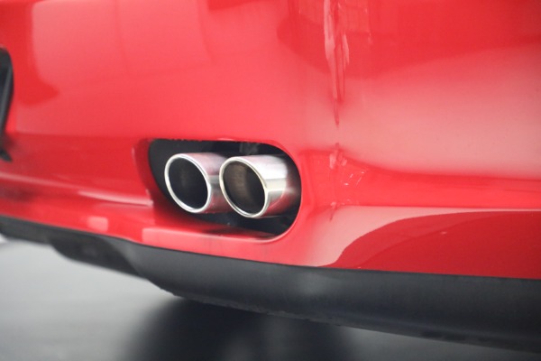 Used 2000 Ferrari 550 Maranello for sale $395,900 at Bugatti of Greenwich in Greenwich CT 06830 24