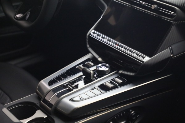 Used 2025 Aston Martin Vanquish for sale $415,900 at Bugatti of Greenwich in Greenwich CT 06830 28