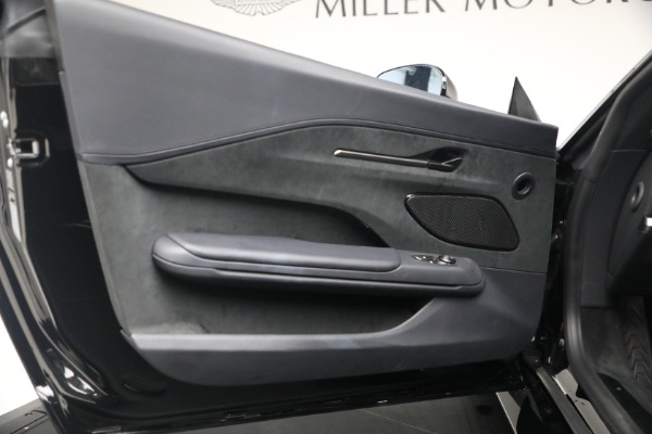 Used 2025 Aston Martin Vantage for sale $187,900 at Bugatti of Greenwich in Greenwich CT 06830 16