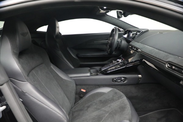 Used 2025 Aston Martin Vantage for sale $187,900 at Bugatti of Greenwich in Greenwich CT 06830 18