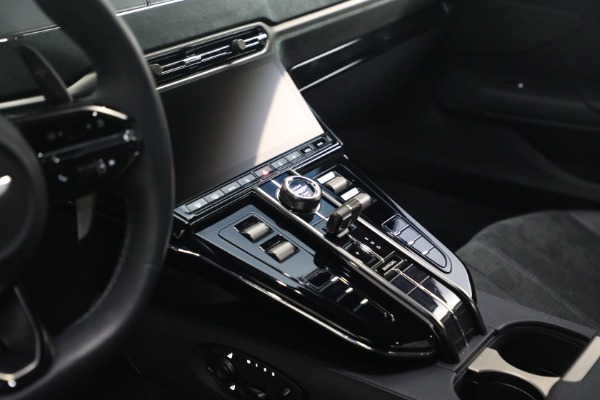 Used 2025 Aston Martin Vantage for sale $187,900 at Bugatti of Greenwich in Greenwich CT 06830 21