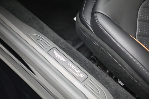 New 2026 Aston Martin Vantage S Roadster for sale $256,300 at Bugatti of Greenwich in Greenwich CT 06830 26